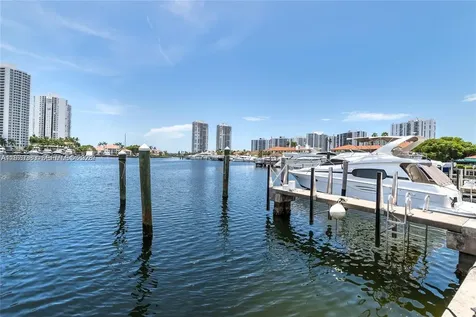 3559 Magellan Circle Aventura FL 33180