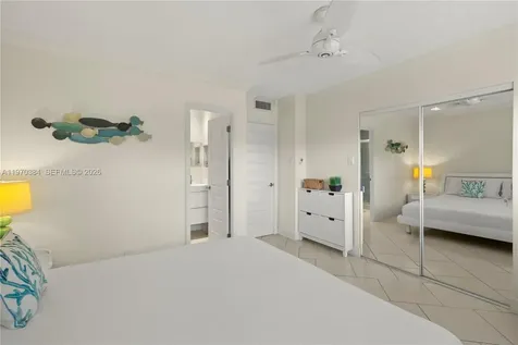 5121 W Oakland Park Boulevard Lauderdale Lakes FL 33313