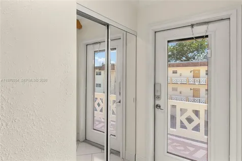 5121 W Oakland Park Boulevard Lauderdale Lakes FL 33313