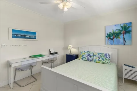 5121 W Oakland Park Boulevard Lauderdale Lakes FL 33313