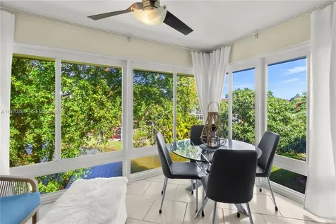5121 W Oakland Park Boulevard Lauderdale Lakes FL 33313