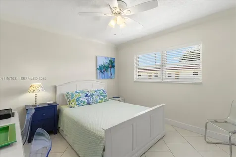 5121 W Oakland Park Boulevard Lauderdale Lakes FL 33313
