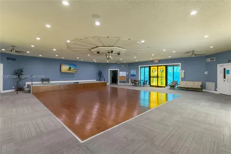 5121 W Oakland Park Boulevard Lauderdale Lakes FL 33313