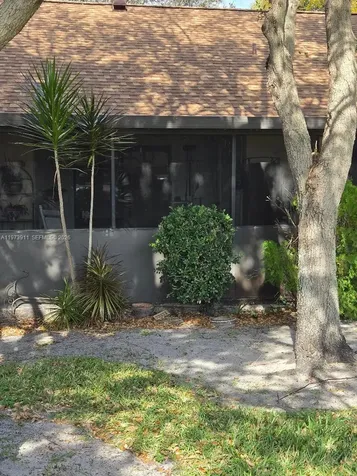 79 Via De Casas Norte Boynton Beach FL 33426