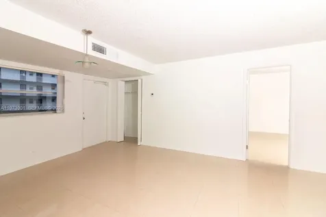 447 NE 195th Street Miami FL 33179