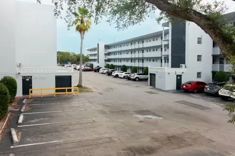 447 NE 195th Street Miami FL 33179