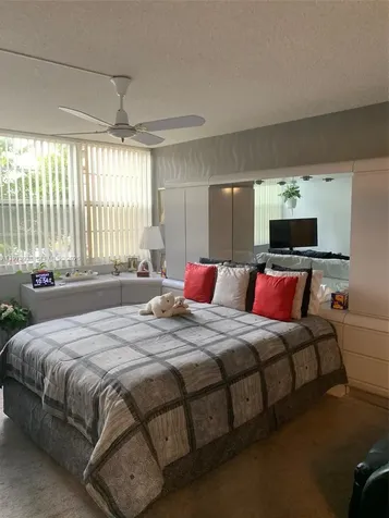 1400 Saint Charles Pembroke Pines FL 33026
