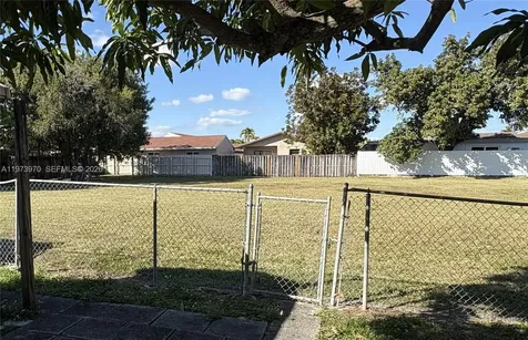 10611 SW 23rd Terrace Miami FL 33165