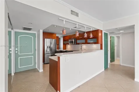 3675 N Country Club Drive Aventura FL 33180