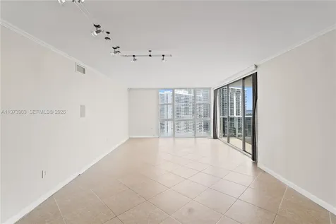3675 N Country Club Drive Aventura FL 33180