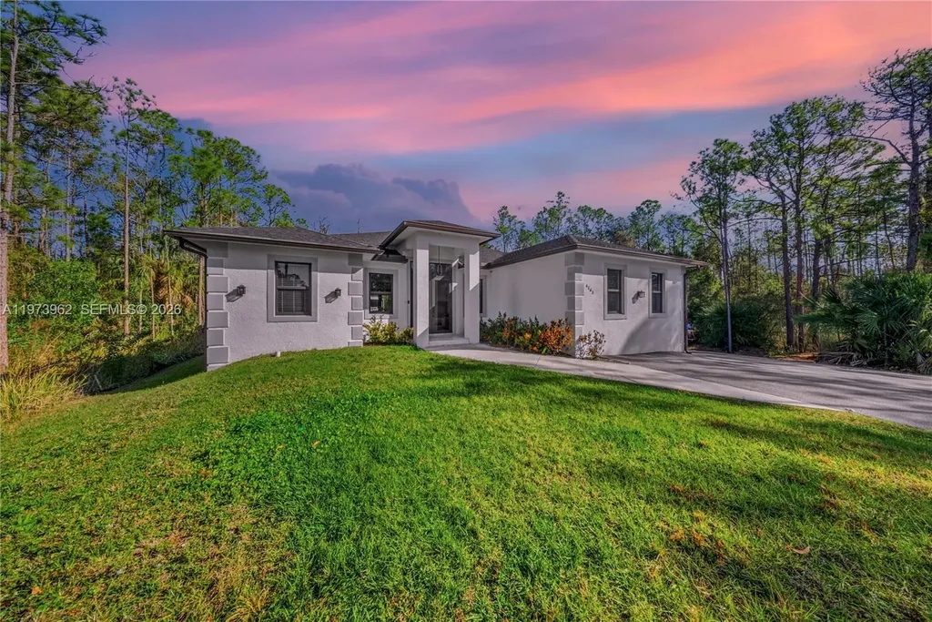 4163 31st Avenue NE Naples FL 34120