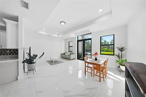 4163 31st Avenue NE Naples FL 34120