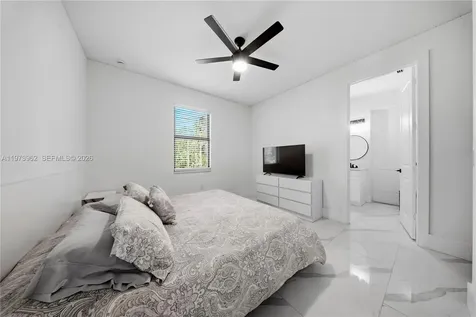 4163 31st Avenue NE Naples FL 34120