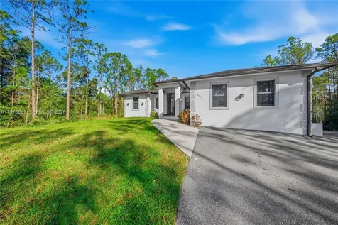 4163 31st Avenue NE Naples FL 34120