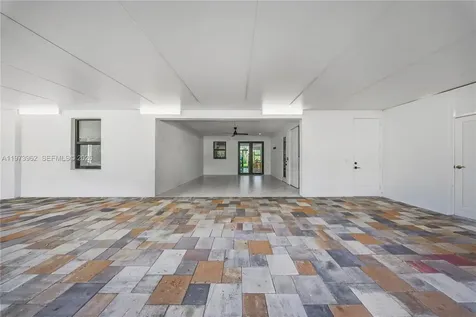 4163 31st Avenue NE Naples FL 34120