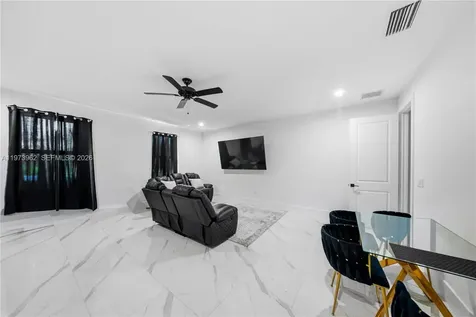4163 31st Avenue NE Naples FL 34120