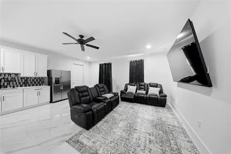 4163 31st Avenue NE Naples FL 34120