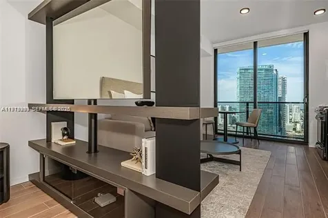 398 NE 5th Street Miami FL 33132