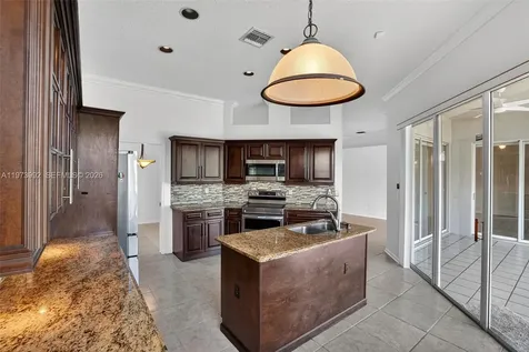 2385 SE 7th Place Homestead FL 33033