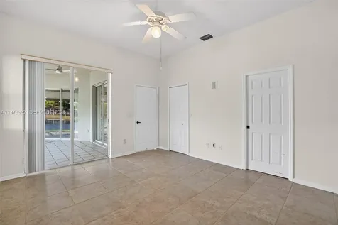 2385 SE 7th Place Homestead FL 33033