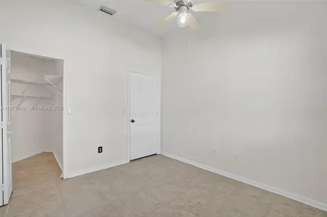 2385 SE 7th Place Homestead FL 33033