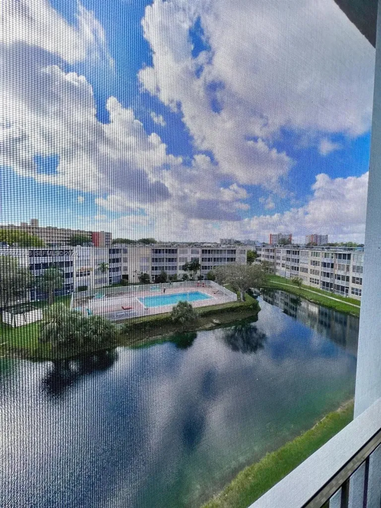 1700 NE 191st Street Miami FL 33179