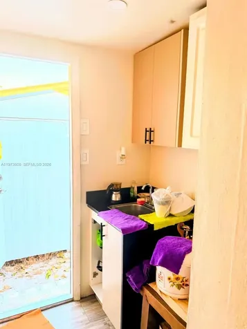 2281 NW 81st Terrace Miami FL 33147