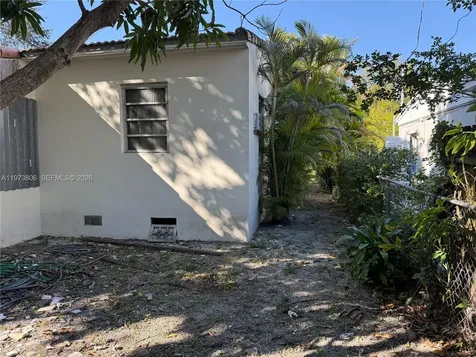 2750 SW 26th Street Miami FL 33133