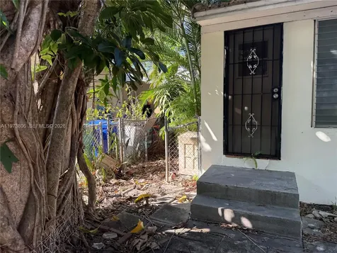 2750 SW 26th Street Miami FL 33133
