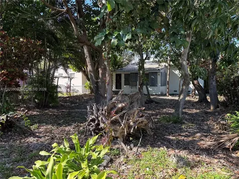2750 SW 26th Street Miami FL 33133