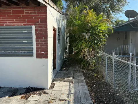 2750 SW 26th Street Miami FL 33133