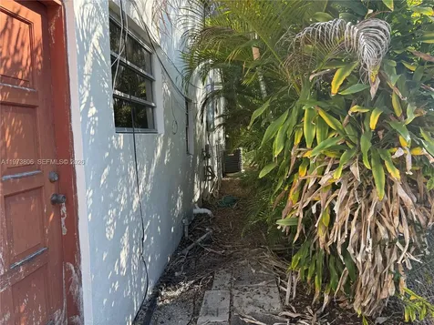 2750 SW 26th Street Miami FL 33133