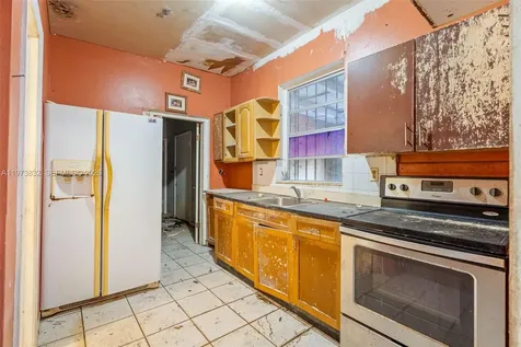 1045 SW 20th Avenue Miami FL 33135