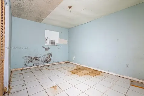 1045 SW 20th Avenue Miami FL 33135