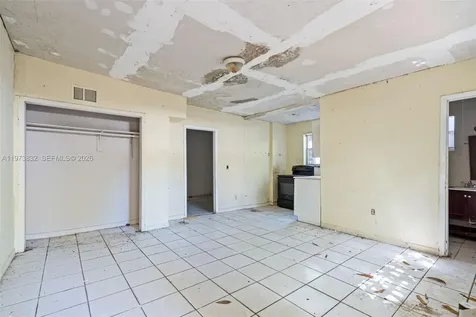 1045 SW 20th Avenue Miami FL 33135