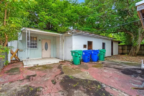 1045 SW 20th Avenue Miami FL 33135