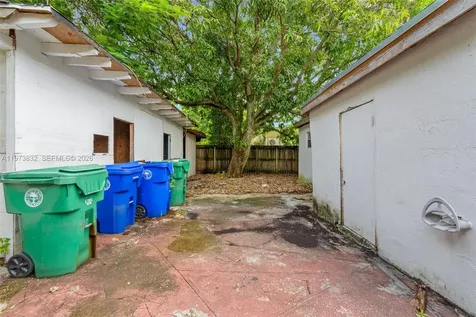 1045 SW 20th Avenue Miami FL 33135