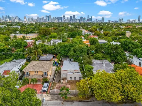 1045 SW 20th Avenue Miami FL 33135