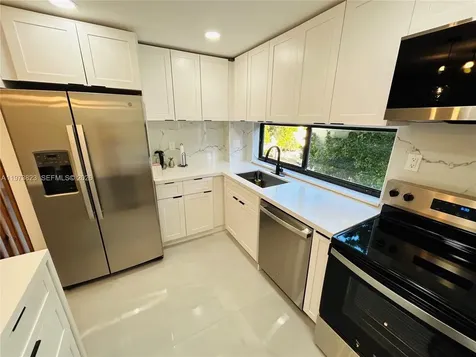 17021 N Bay Road Sunny Isles Beach FL 33160