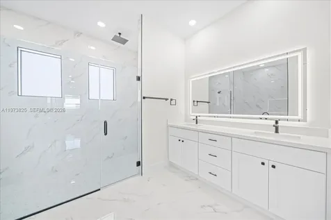 18 NE 11th Lane Cape Coral FL 33909