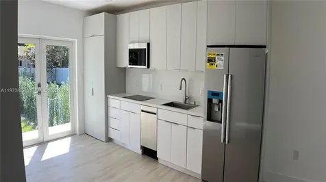 2800 SW 25th Street Miami FL 33133