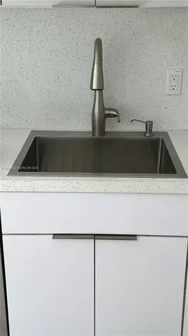 2800 SW 25th Street Miami FL 33133