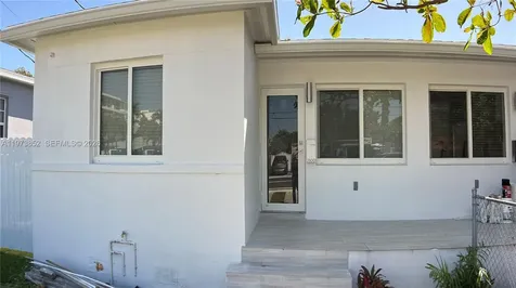 2800 SW 25th Street Miami FL 33133