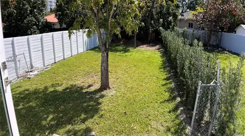 2800 SW 25th Street Miami FL 33133