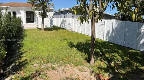 2800 SW 25th Street Miami FL 33133