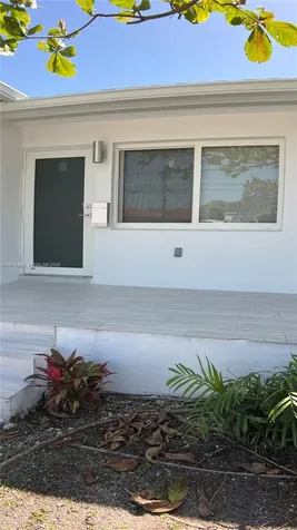 2800 SW 25th Street Miami FL 33133