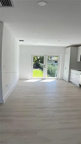 2800 SW 25th Street Miami FL 33133