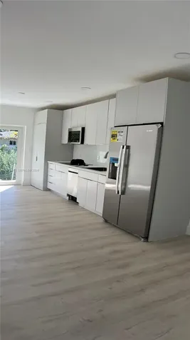 2800 SW 25th Street Miami FL 33133