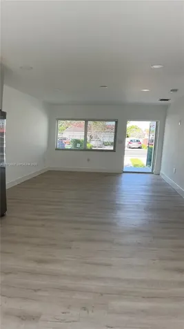 2800 SW 25th Street Miami FL 33133