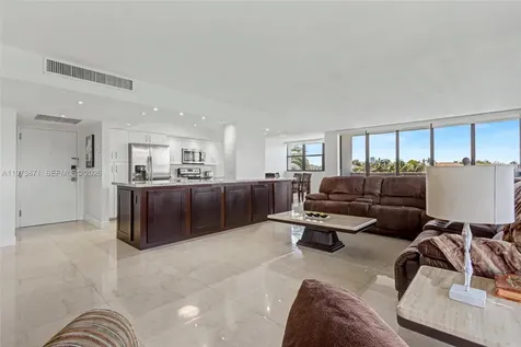 2017 S Ocean Drive Hallandale Beach FL 33009